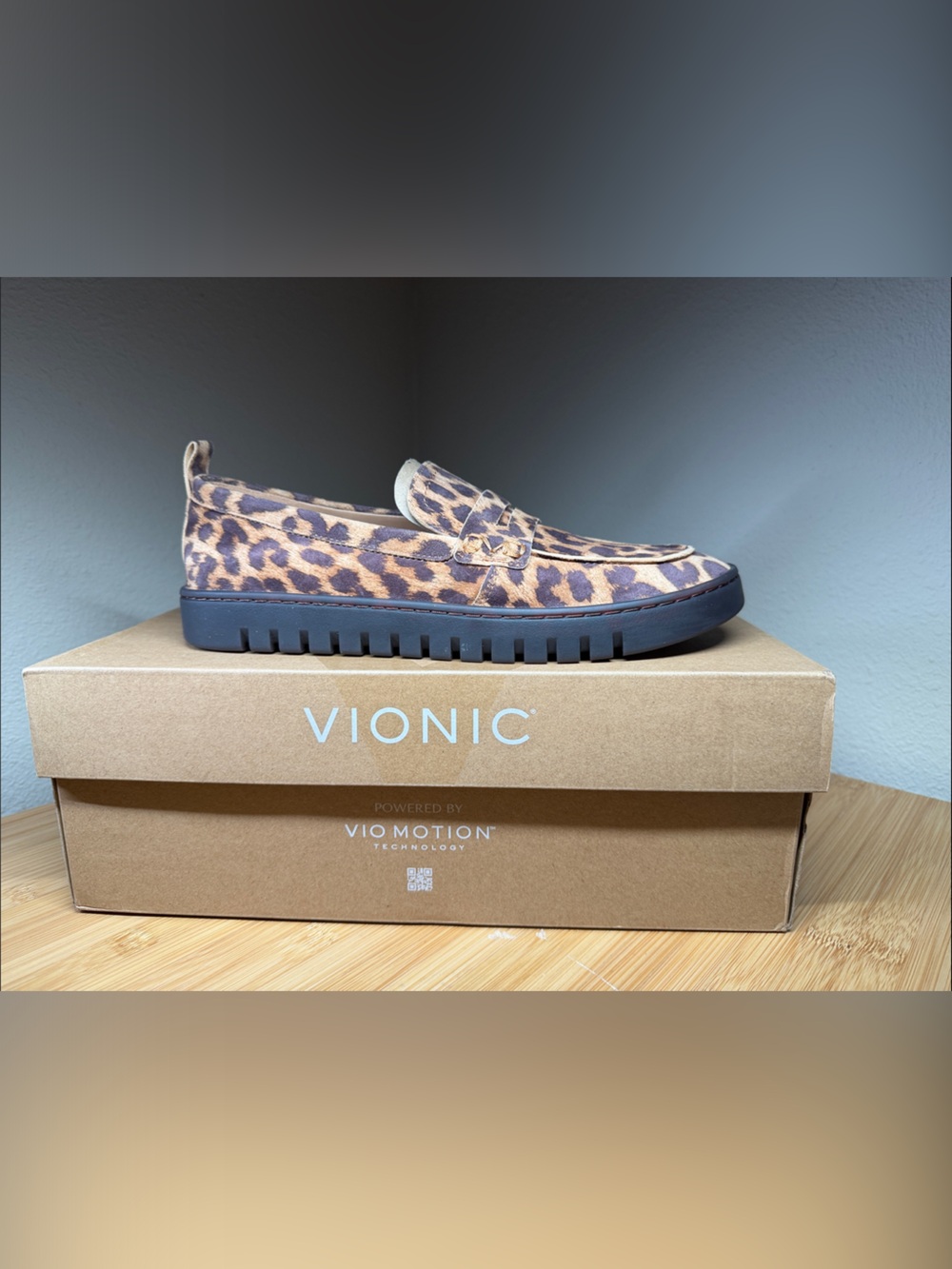 NIB Vionic Uptown Leopard Animal Print Slip-On Loafer Brown Black Sz 10 Comfort